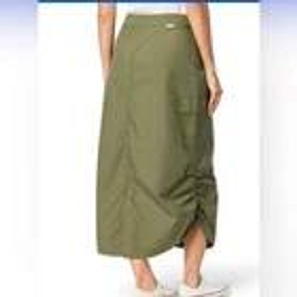 NWT Levi Strauss Signature Olive Green Parachute Cargo Skirt SZ S - Picture 2 of 3